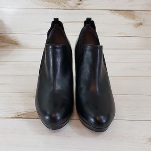 Adrienne Vittadini Patia Black Leather Boots